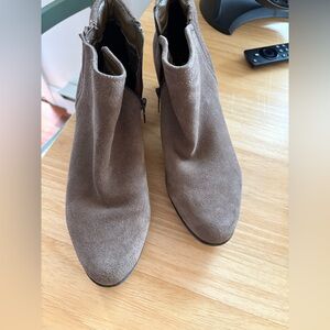 Waterproof Blondo boots!